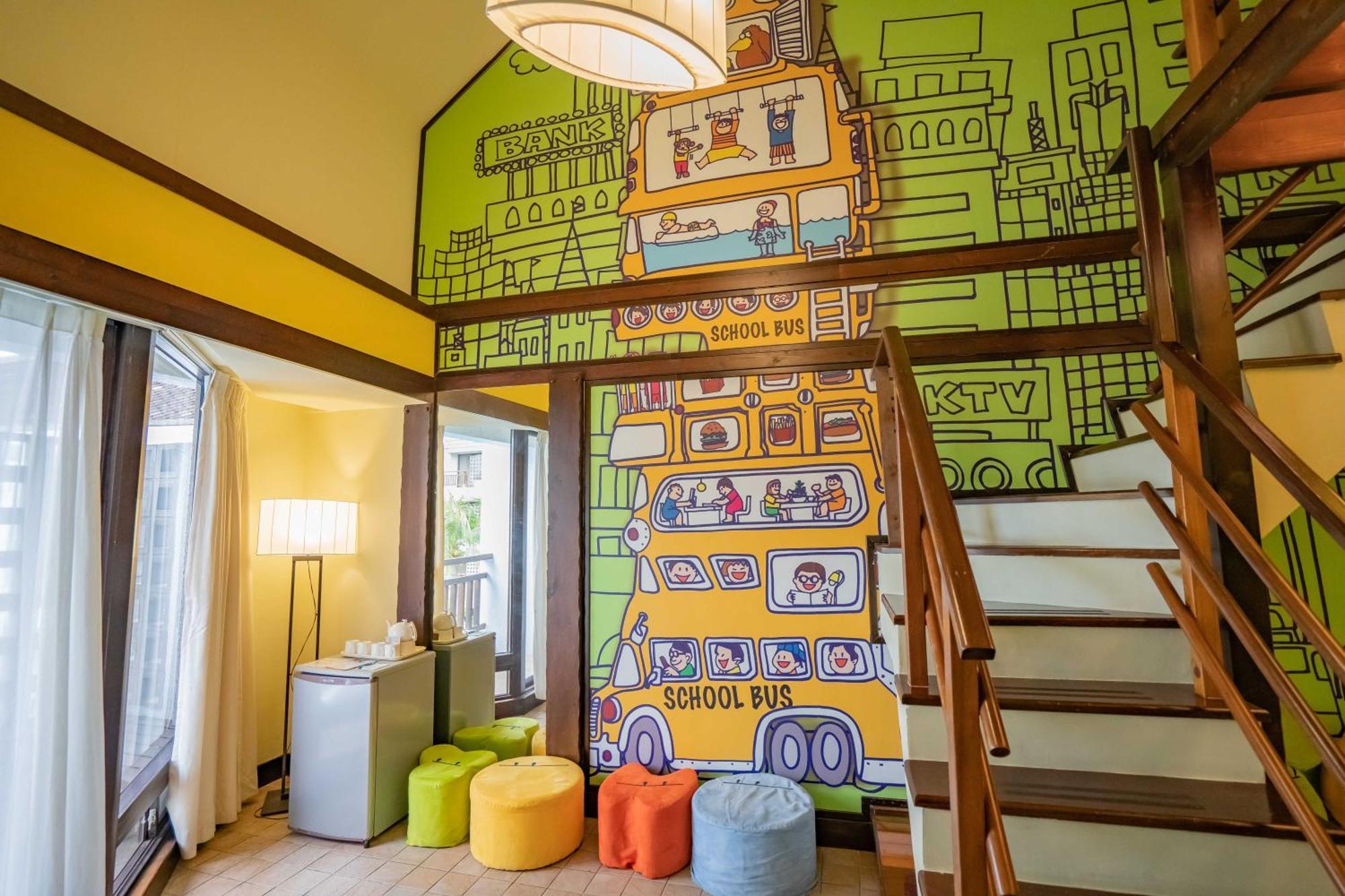 Yoho Beach Resort Kenting Старе місто Хенчун Екстер'єр фото The interior of the hotel's children's club