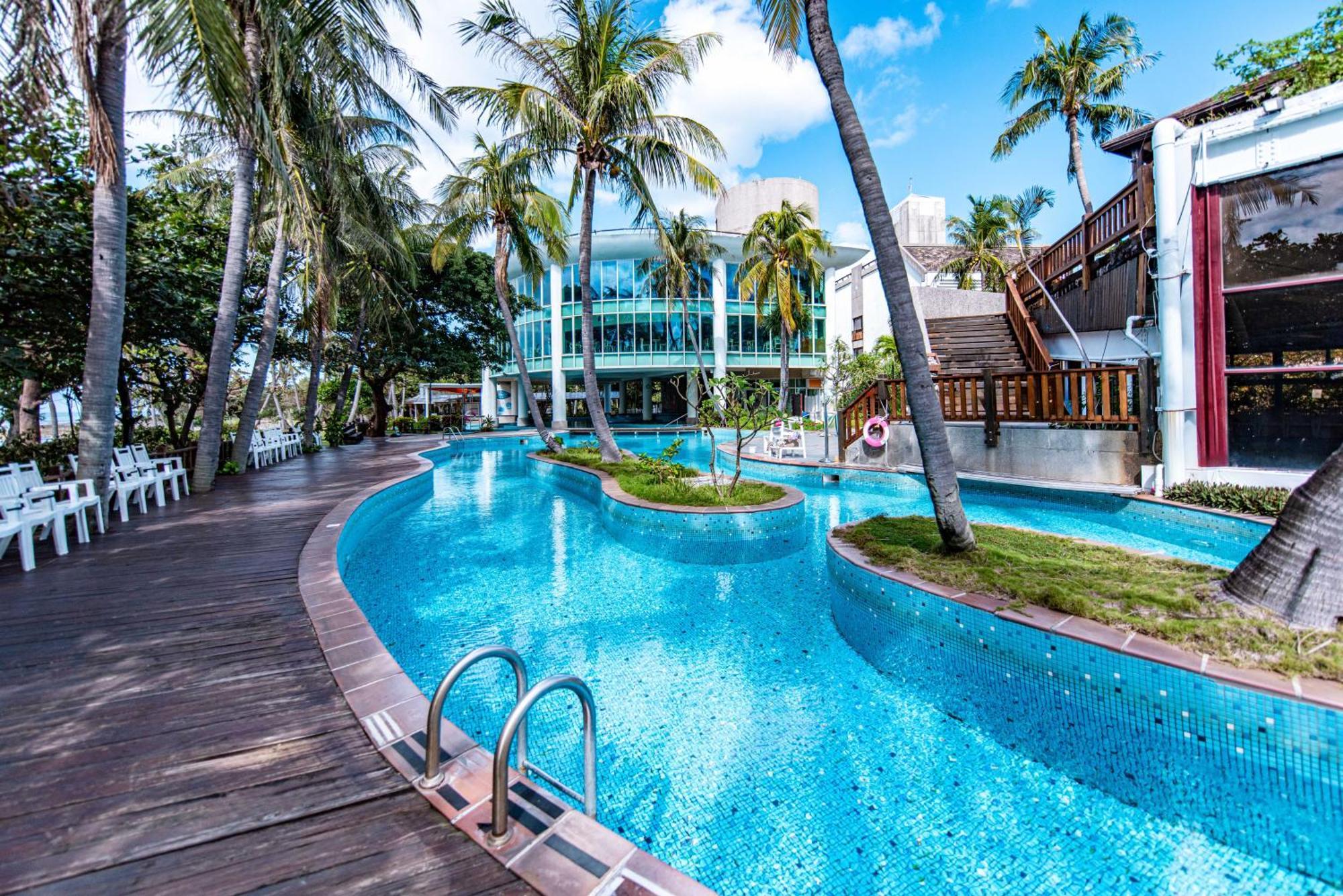 Yoho Beach Resort Kenting Старе місто Хенчун Екстер'єр фото The pool at the resort
